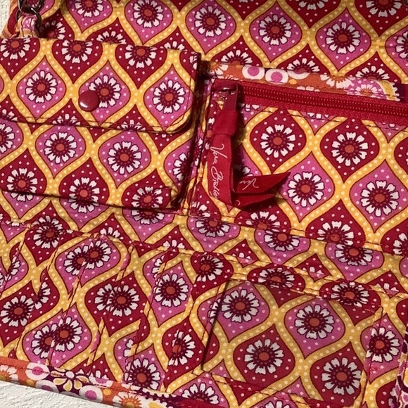 Vera Bradley  - red floral patterned shoulder bag / wallet - shopping buddy - Picture 3 of 5